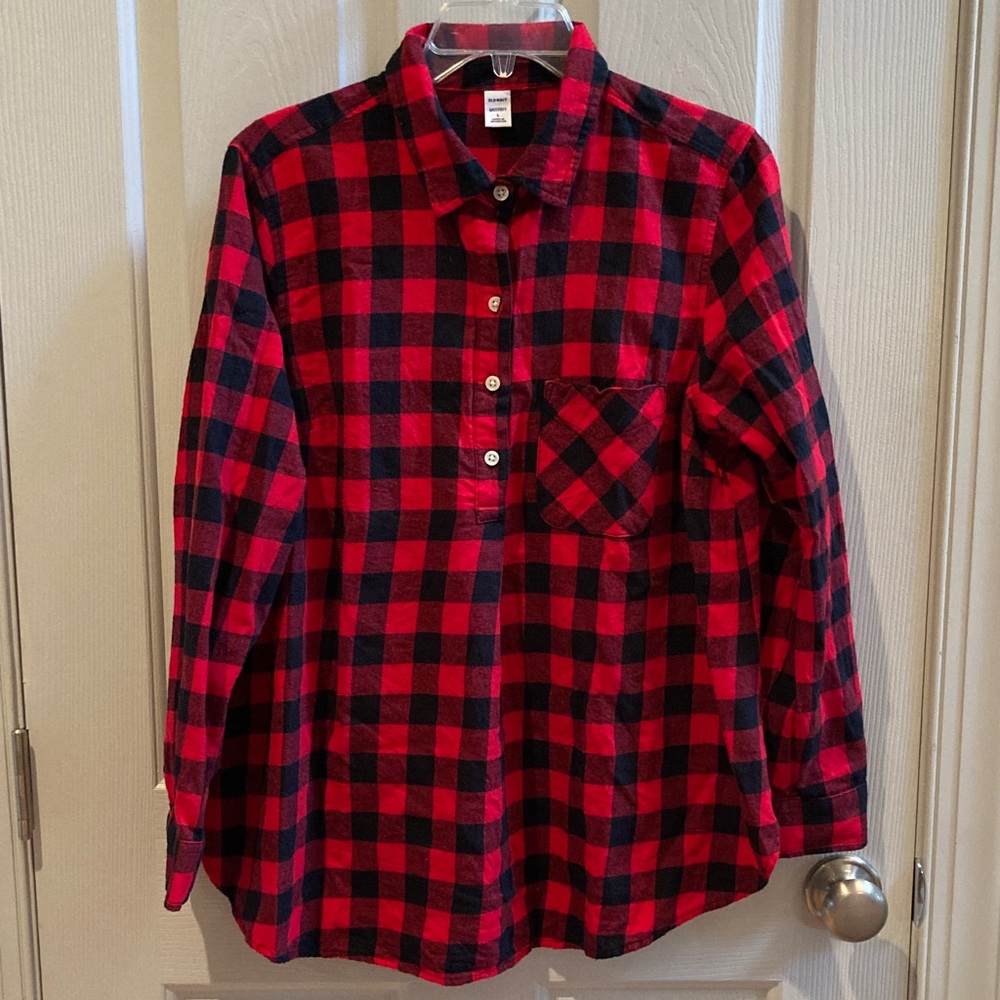 EUC Old Navy Maternity Shirt